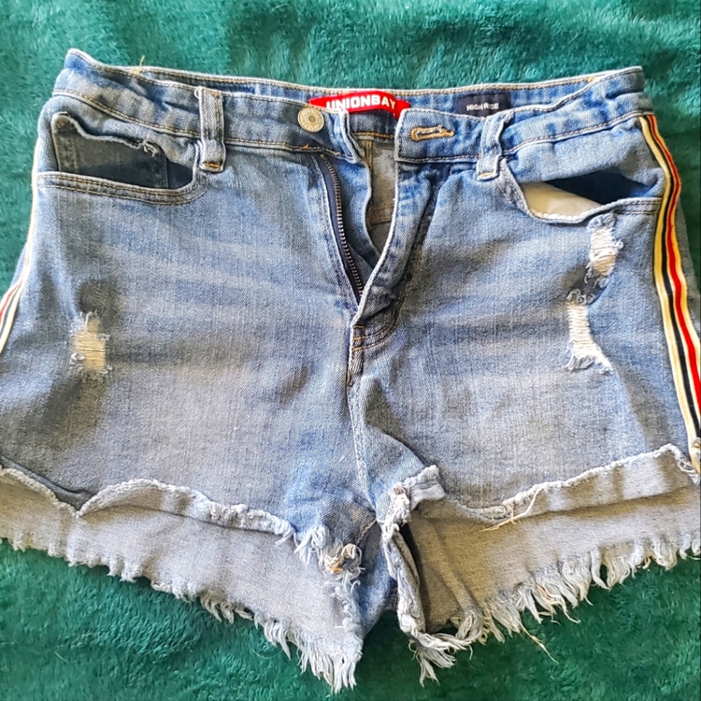 High-waisted Jean shorts